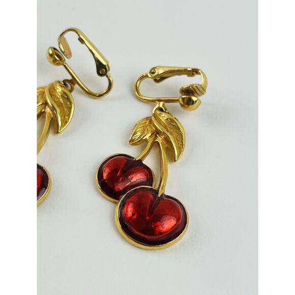 Vintage AVON EARRINGS Clip On RED FRUIT ENAMEL GOLD TONE CHERRY DANGLE Leaves Sl - Picture 12 of 12